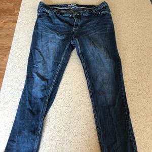 Dark wash straight leg like AE jeans.